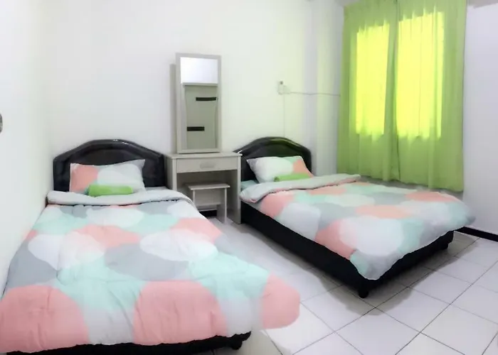 Api Api Centre Apartment Homestay