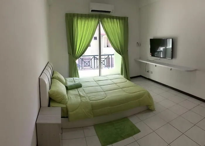 Api Api Centre Apartment Homestay